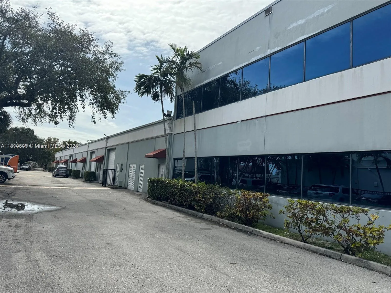 2870 Stirling Rd, Hollywood, Florida 33020, Hollywood, Florida 33020, ,Commercial Lease,For Rent,2870 Stirling Rd, Hollywood, Florida 33020,A11810349