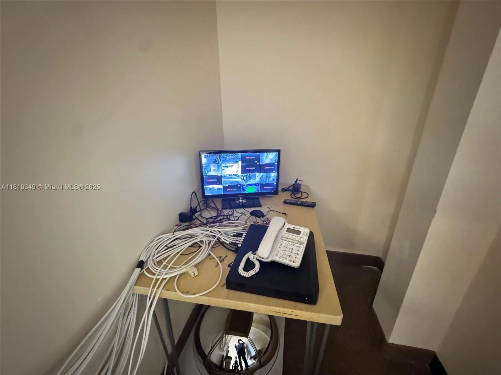 2870 Stirling Rd, Hollywood, Florida 33020, Hollywood, Florida 33020, ,Commercial Lease,For Rent,2870 Stirling Rd, Hollywood, Florida 33020,A11810349