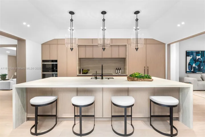 at 3883 Wood Ave, Miami, FL 33133 Unit For Sale 6 Bedrooms 8 Bathrooms MLS# A11810049 Price $10,500,000 5077
