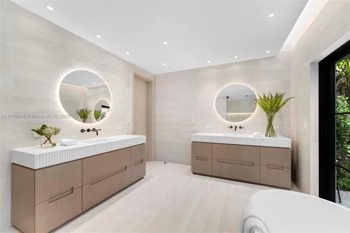 at 3883 Wood Ave, Miami, FL 33133 Unit For Sale 6 Bedrooms 8 Bathrooms MLS# A11810049 Price $10,500,000 5077