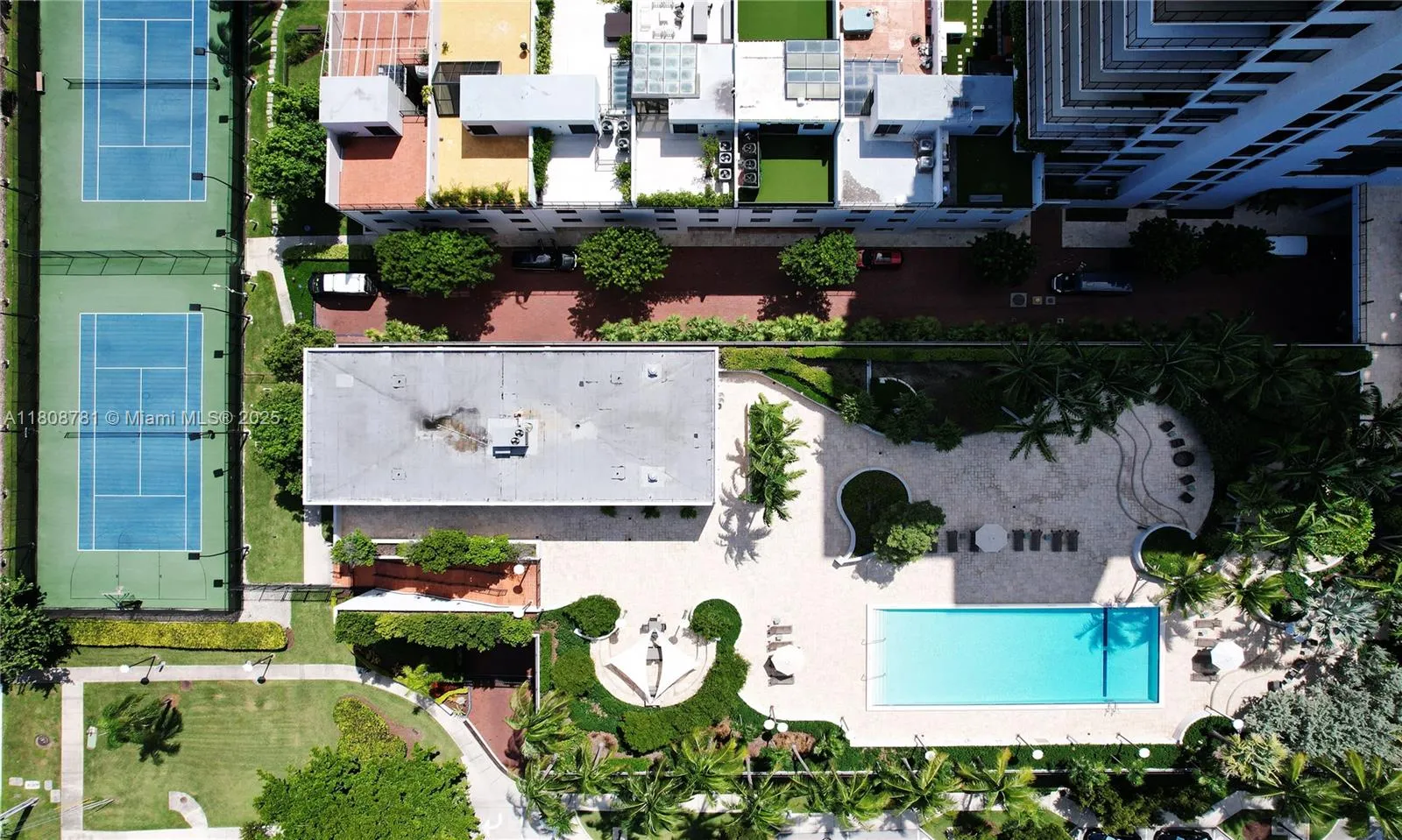 1000 Venetian Way 114, Miami, Florida 33139, Miami, Florida 33139, 2 Bedrooms Bedrooms, ,2 BathroomsBathrooms,Residential,For Sale,1000 Venetian Way 114, Miami, Florida 33139,A11808781