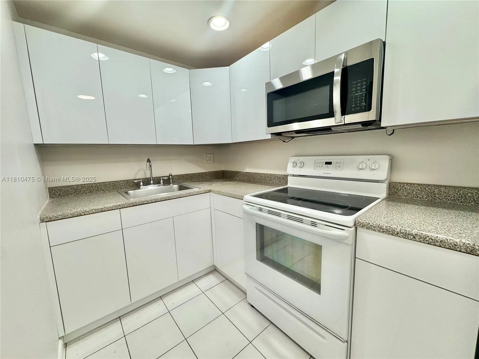 200 S Birch Rd 304, Fort Lauderdale, Florida 33316, Fort Lauderdale, Florida 33316, 1 Bedroom Bedrooms, ,1 BathroomBathrooms,Residential Lease,For Rent,200 S Birch Rd 304, Fort Lauderdale, Florida 33316,A11810475