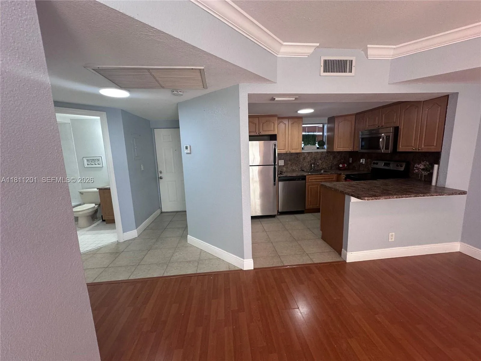 8290 Lake Dr 502, Doral, Florida 33166, Doral, Florida 33166, 1 Bedroom Bedrooms, ,1 BathroomBathrooms,Residential,For Sale,8290 Lake Dr 502, Doral, Florida 33166,A11811201