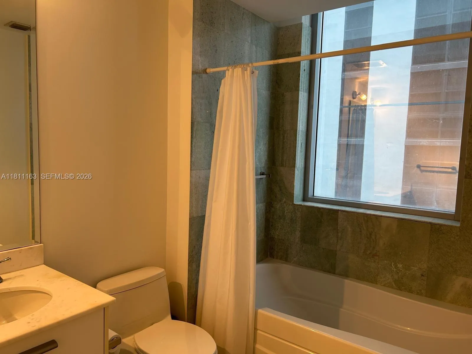 1050 Brickell Ave 3102, Miami, Florida 33131, Miami, Florida 33131, 1 Bedroom Bedrooms, ,1 BathroomBathrooms,Residential Lease,For Rent,1050 Brickell Ave 3102, Miami, Florida 33131,A11811163