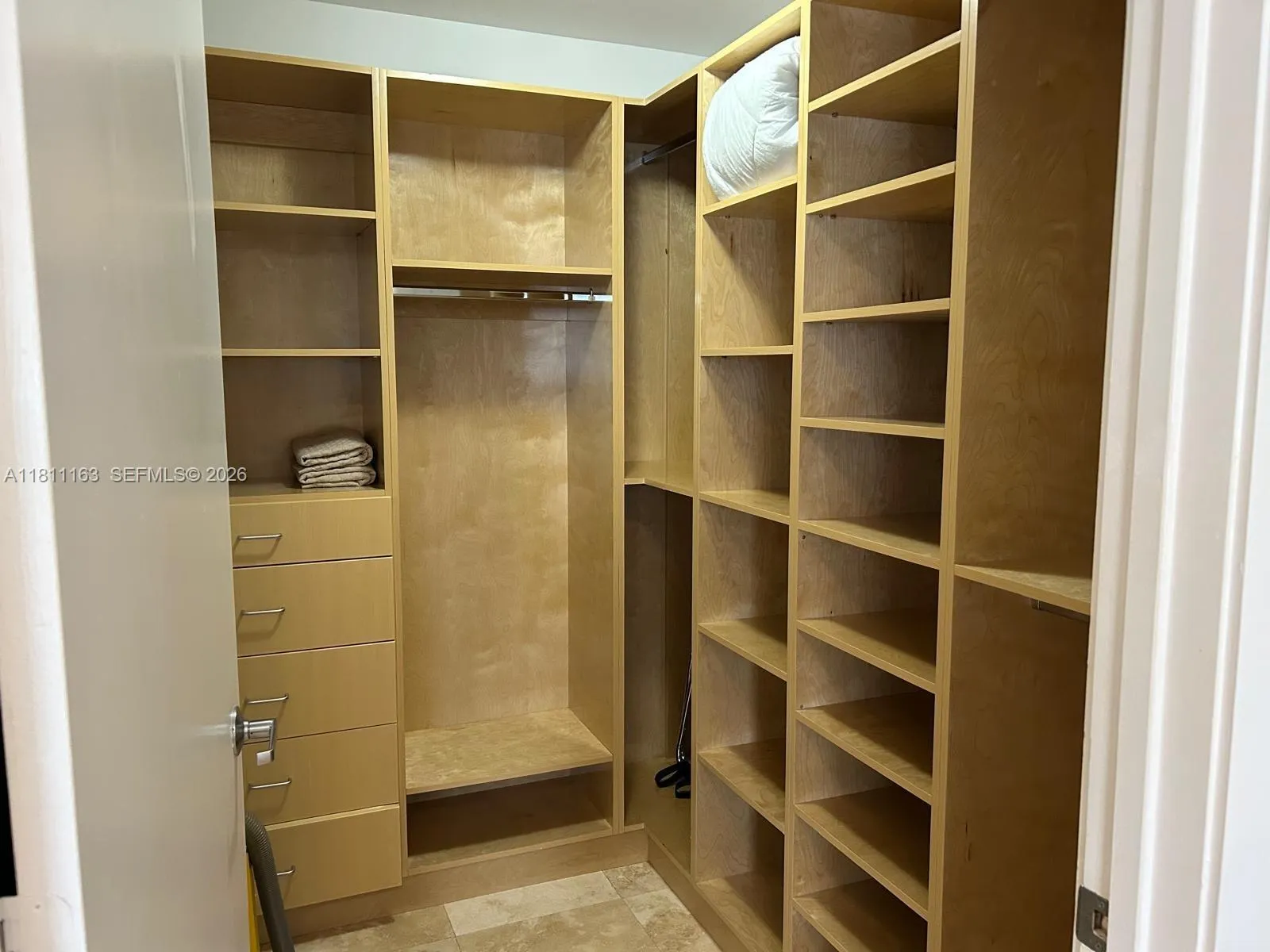 1050 Brickell Ave 3102, Miami, Florida 33131, Miami, Florida 33131, 1 Bedroom Bedrooms, ,1 BathroomBathrooms,Residential Lease,For Rent,1050 Brickell Ave 3102, Miami, Florida 33131,A11811163