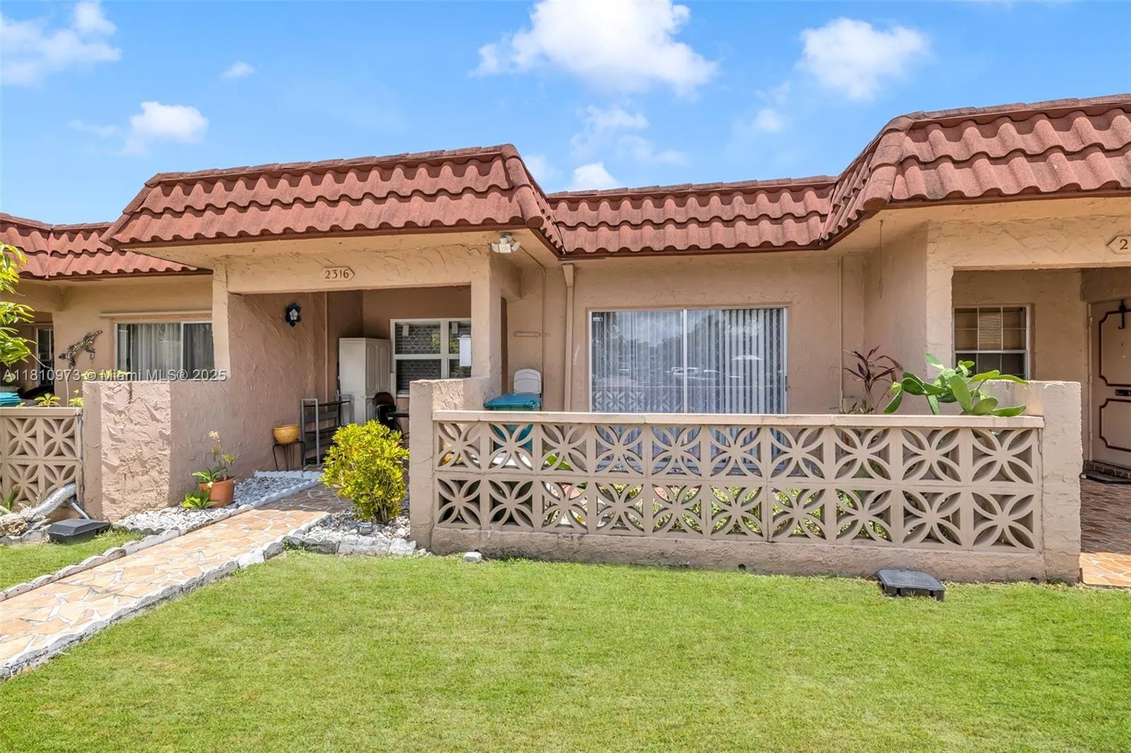 2316 Sw 81st Way 8, North Lauderdale, Florida 3306, North Lauderdale, Florida 33068, 2 Bedrooms Bedrooms, ,2 BathroomsBathrooms,Residential,For Sale,2316 Sw 81st Way 8, North Lauderdale, Florida 3306,A11810973