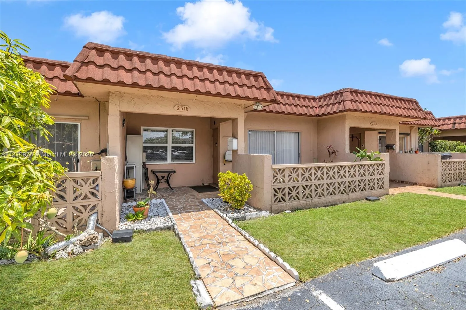 2316 Sw 81st Way 8, North Lauderdale, Florida 3306, North Lauderdale, Florida 33068, 2 Bedrooms Bedrooms, ,2 BathroomsBathrooms,Residential,For Sale,2316 Sw 81st Way 8, North Lauderdale, Florida 3306,A11810973