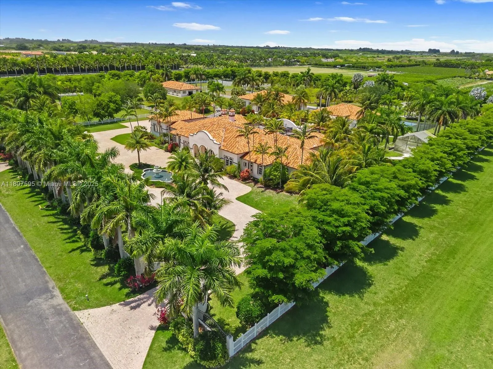 18451 Sw 158th St, Miami, Florida 33187, Miami, Florida 33187, 6 Bedrooms Bedrooms, ,8 BathroomsBathrooms,Residential,For Sale,18451 Sw 158th St, Miami, Florida 33187,A11807595