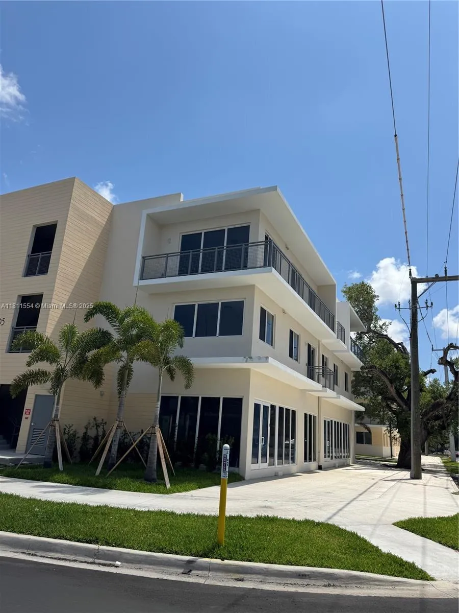 1010 Sw 69th Ave 212, Miami, Florida 33144, Miami, Florida 33144, 2 Bedrooms Bedrooms, ,2 BathroomsBathrooms,Residential Lease,For Rent,1010 Sw 69th Ave 212, Miami, Florida 33144,A11811554