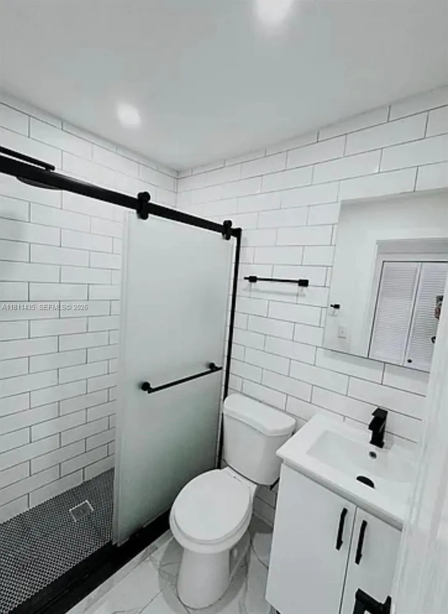 1237 Nw 33rd Ave, Miami, Florida 33125, Miami, Florida 33125, ,Residential Income,For Sale,1237 Nw 33rd Ave, Miami, Florida 33125,A11811435