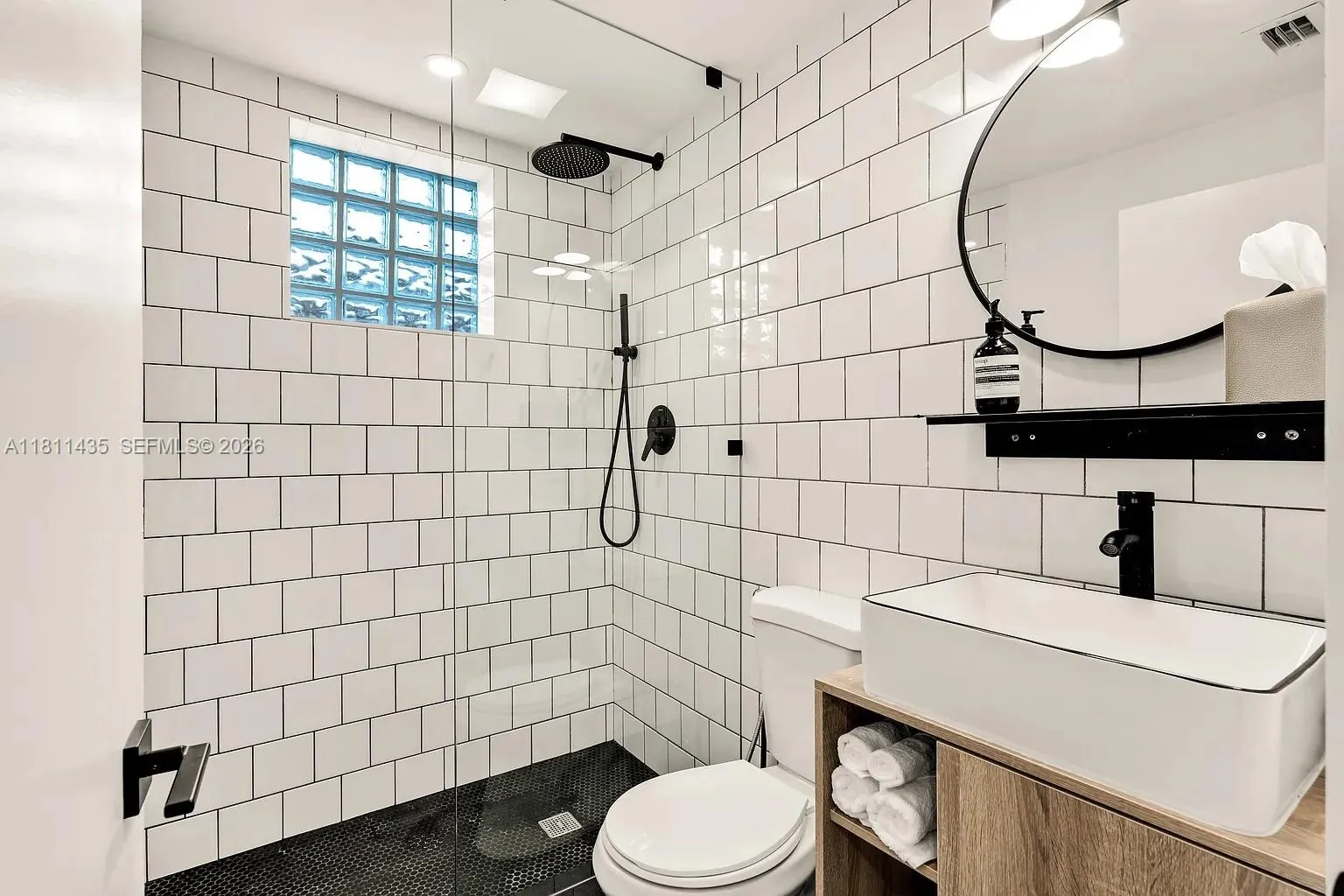 1237 Nw 33rd Ave, Miami, Florida 33125, Miami, Florida 33125, ,Residential Income,For Sale,1237 Nw 33rd Ave, Miami, Florida 33125,A11811435