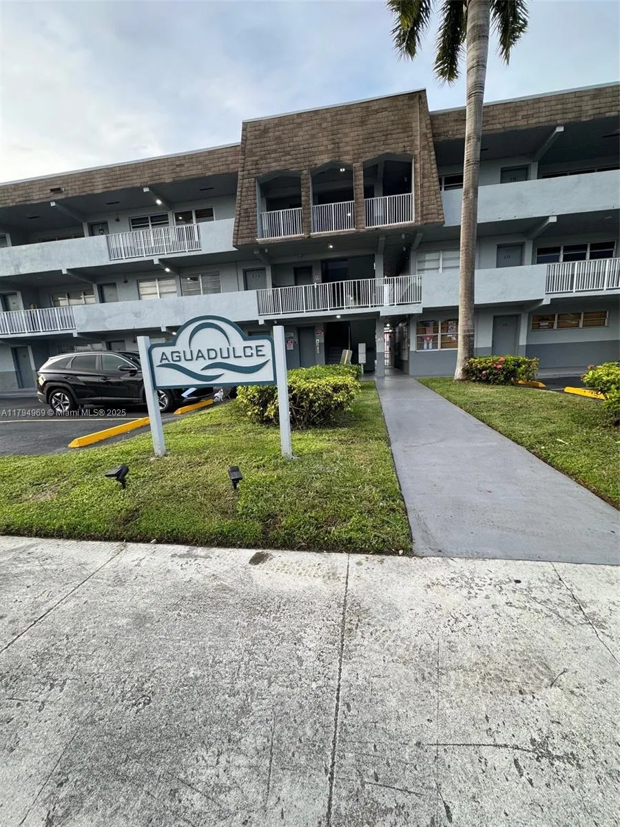 11195 Sw 1st St 314, Sweetwater, Florida 33174, Sweetwater, Florida 33174, 2 Bedrooms Bedrooms, ,1 BathroomBathrooms,Residential Lease,For Rent,11195 Sw 1st St 314, Sweetwater, Florida 33174,A11794969