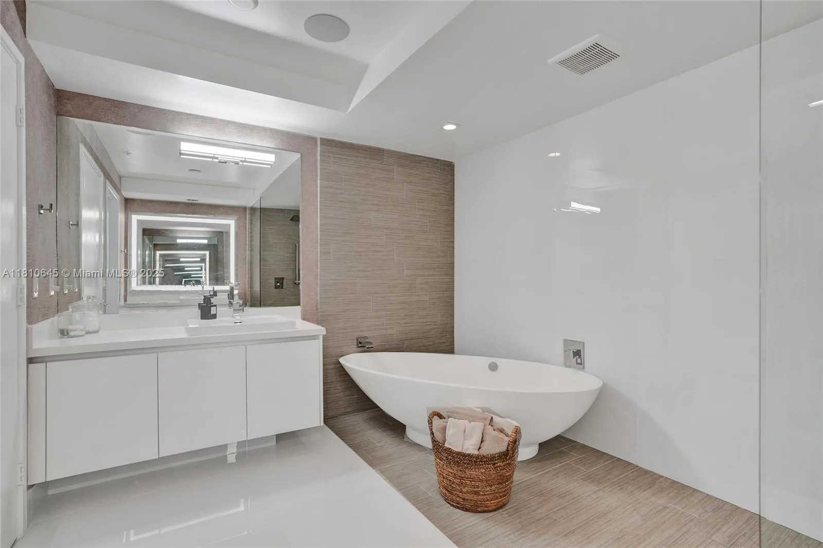 300 Sunny Isles Blvd 4-2302, Sunny Isles Beach, Fl, Sunny Isles Beach, Florida 33160, 3 Bedrooms Bedrooms, ,3 BathroomsBathrooms,Residential,For Sale,300 Sunny Isles Blvd 4-2302, Sunny Isles Beach, Fl,A11810645