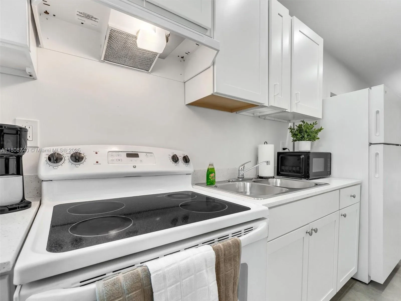 Miami, Florida 33127, 3 Bedrooms Bedrooms, ,2 BathroomsBathrooms,Residential Lease,For Rent,A11808740