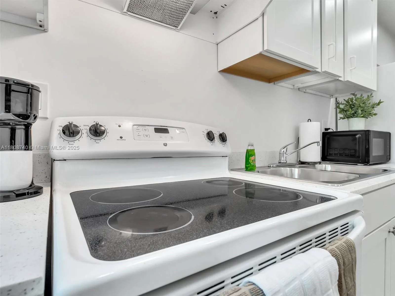 Miami, Florida 33127, 3 Bedrooms Bedrooms, ,2 BathroomsBathrooms,Residential Lease,For Rent,A11808740