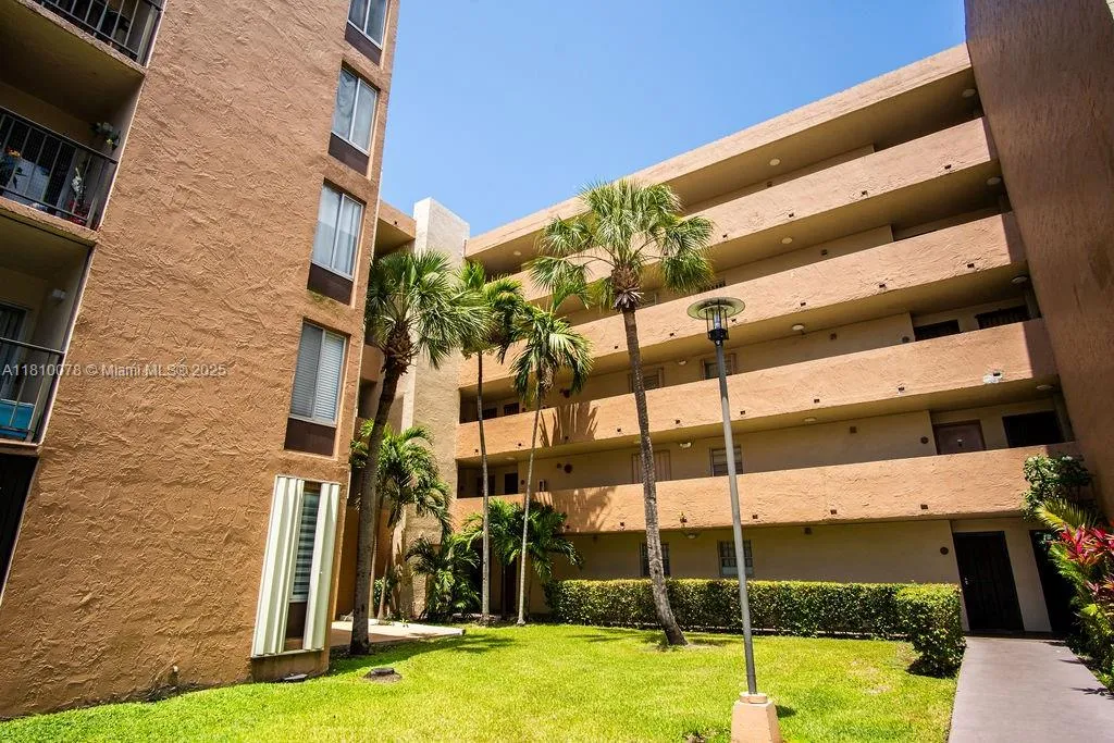 9110 Fontainebleau Blvd 502, Miami, Florida 33172, Miami, Florida 33172, 3 Bedrooms Bedrooms, ,2 BathroomsBathrooms,Residential,For Sale,9110 Fontainebleau Blvd 502, Miami, Florida 33172,A11810078