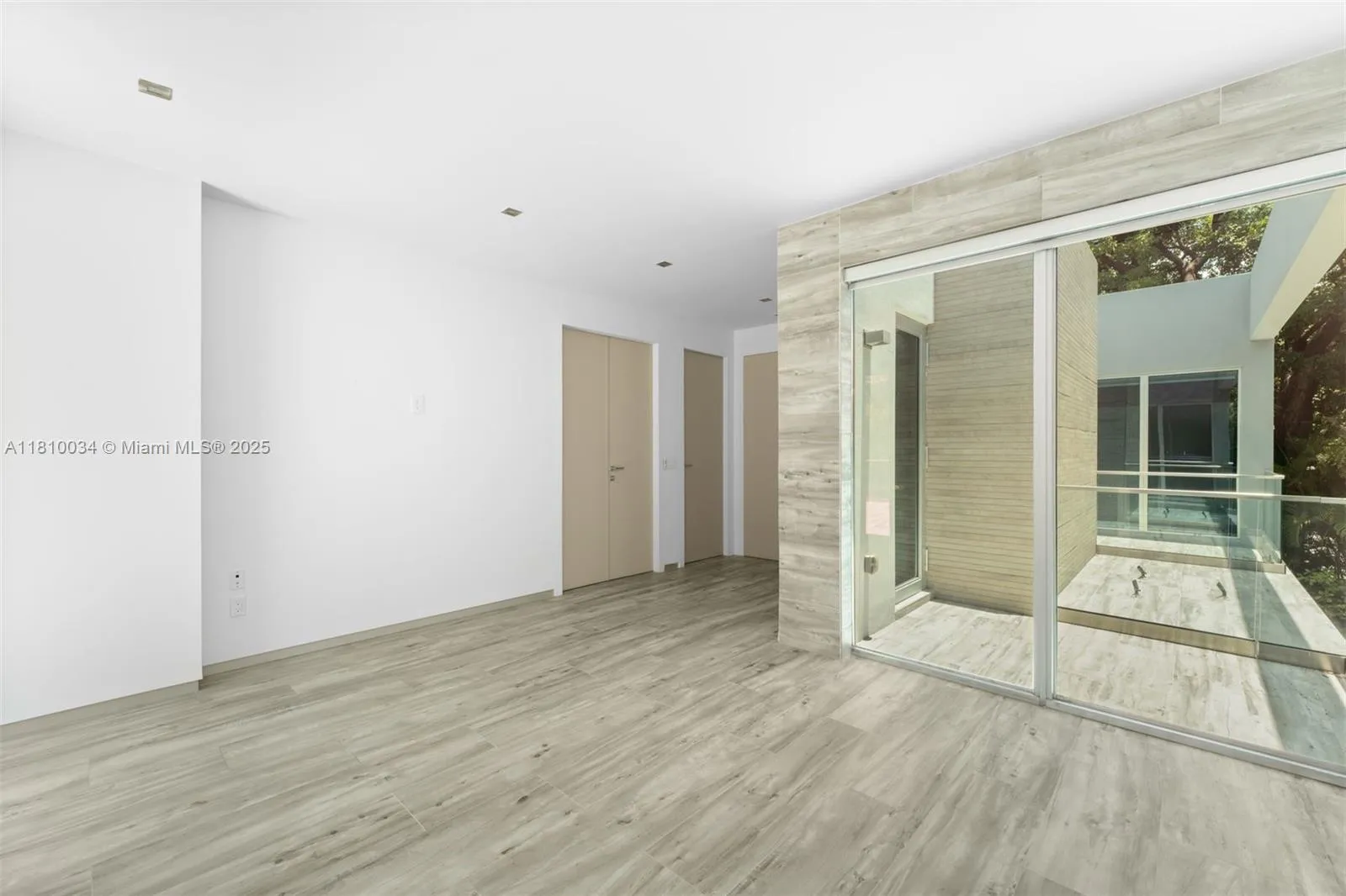 at 3709 Poinciana Ave, Miami, FL 33133 Unit For Sale 5 Bedrooms 6 Bathrooms MLS# A11810034 Price $4,697,000 4432