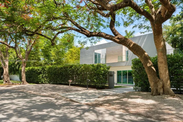 at 3709 Poinciana Ave, Miami, FL 33133 Unit For Sale 5 Bedrooms 6 Bathrooms MLS# A11810034 Price $4,697,000 4432