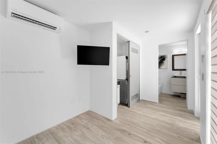 at 3709 Poinciana Ave, Miami, FL 33133 Unit For Sale 5 Bedrooms 6 Bathrooms MLS# A11810034 Price $4,697,000 4432