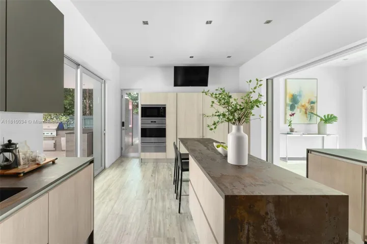 at 3709 Poinciana Ave, Miami, FL 33133 Unit For Sale 5 Bedrooms 6 Bathrooms MLS# A11810034 Price $4,697,000 4432