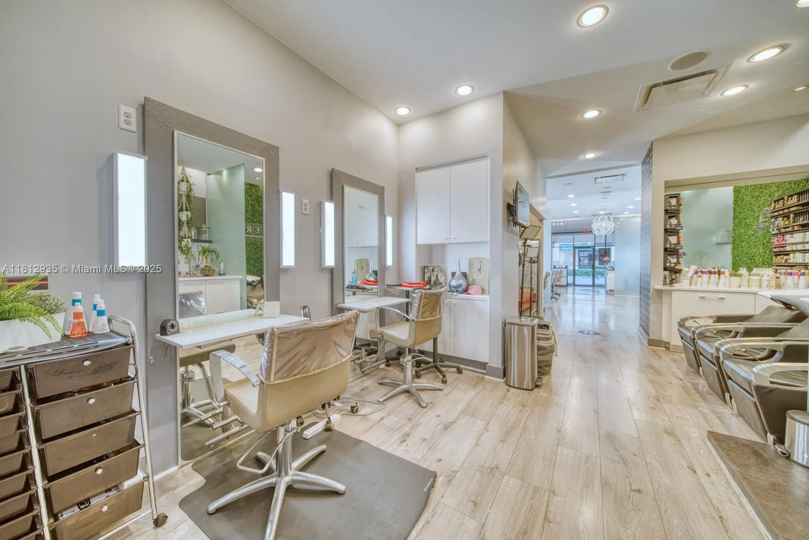 Full Service Beauty Salon On Sunset Dr & 57th, Coral Gables, Florida 33143, ,Business Opportunity,For Sale,Full Service Beauty Salon On Sunset Dr & 57th ,A11812935