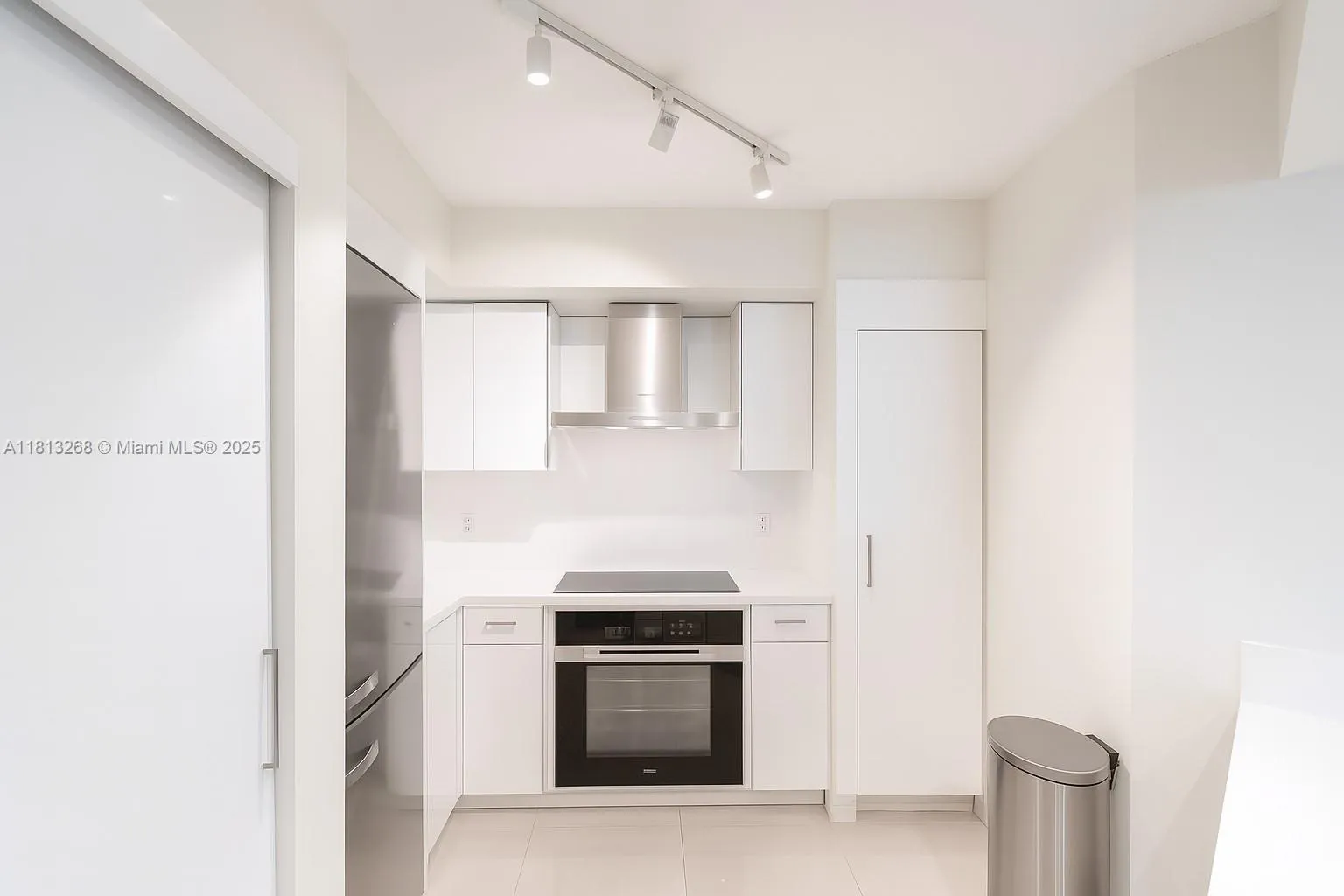 at 9201 Collins Ave, Surfside, FL 33154 Unit For Sale 2 Bedrooms 2 Bathrooms MLS# A11813268 Price $835,000 930