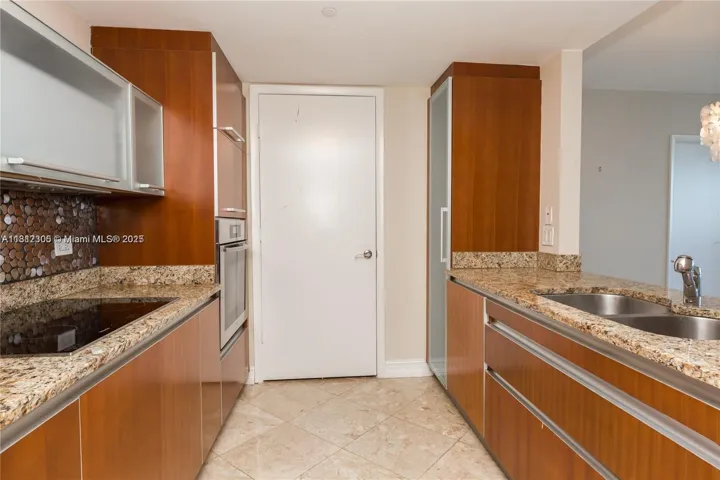 at 17201 Collins Ave, Sunny Isles Beach, FL 33160 Unit For Rent 2 Bedrooms 2 Bathrooms MLS# A11812305 Price $5,850 1583