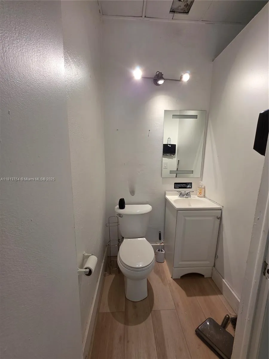 5655 Johnson St B, Hollywood, Florida 33021, Hollywood, Florida 33021, ,Commercial Lease,For Rent,5655 Johnson St B, Hollywood, Florida 33021,A11813754