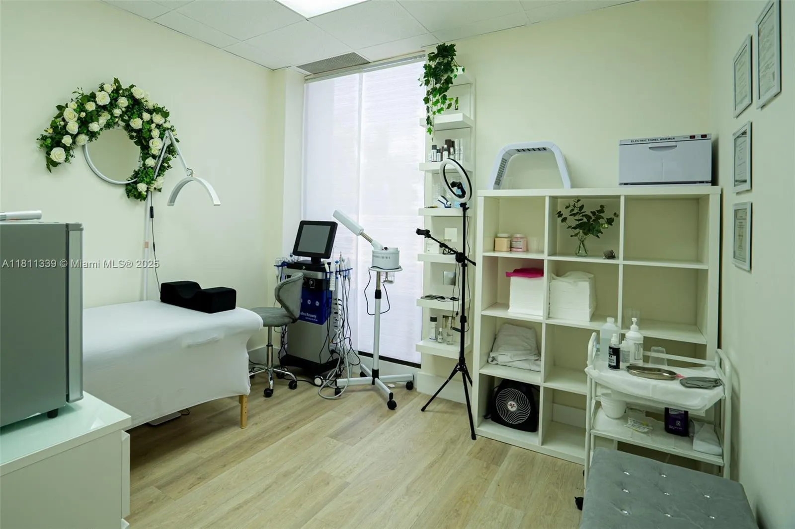 Hallandale Beach, Florida 33009, ,Business Opportunity,For Sale,A11811339