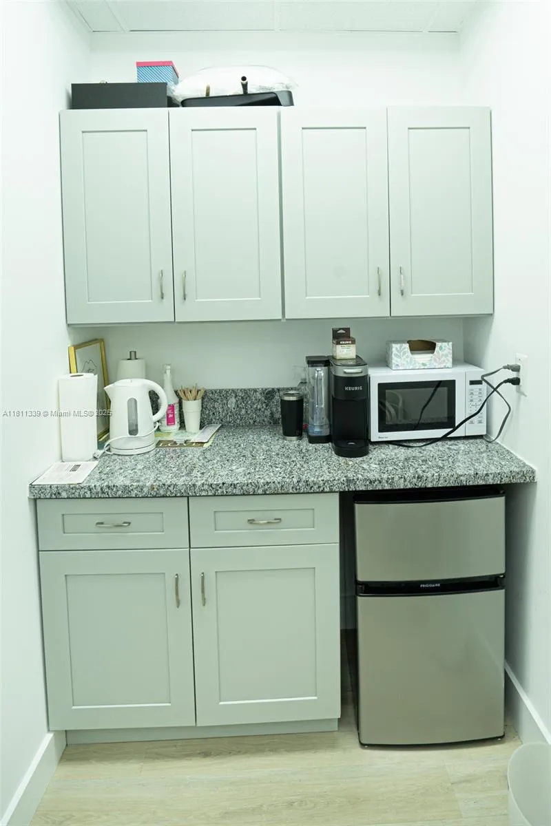 Hallandale Beach, Florida 33009, ,Business Opportunity,For Sale,A11811339