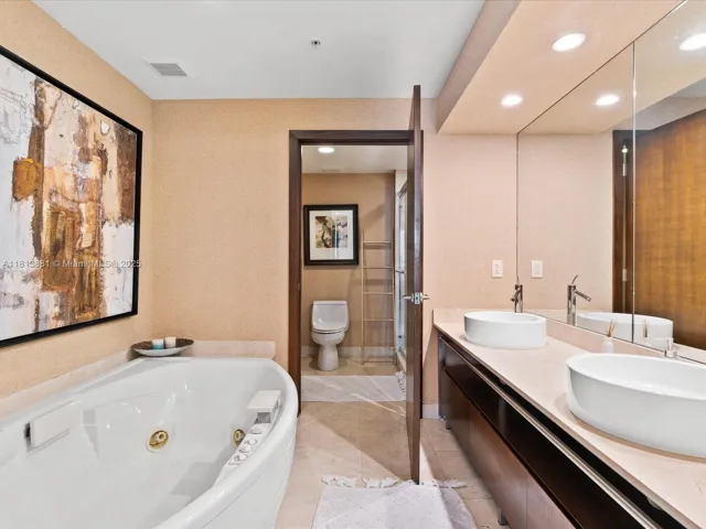 at 16275 Collins Ave, Sunny Isles Beach, FL 33160 Unit For Sale 1 Bedroom 2 Bathrooms MLS# A11813881 Price $800,000 883