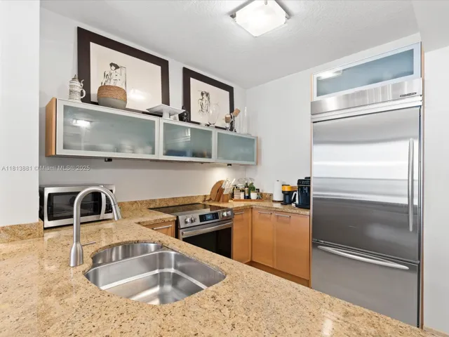 at 16275 Collins Ave, Sunny Isles Beach, FL 33160 Unit For Sale 1 Bedroom 2 Bathrooms MLS# A11813881 Price $800,000 883