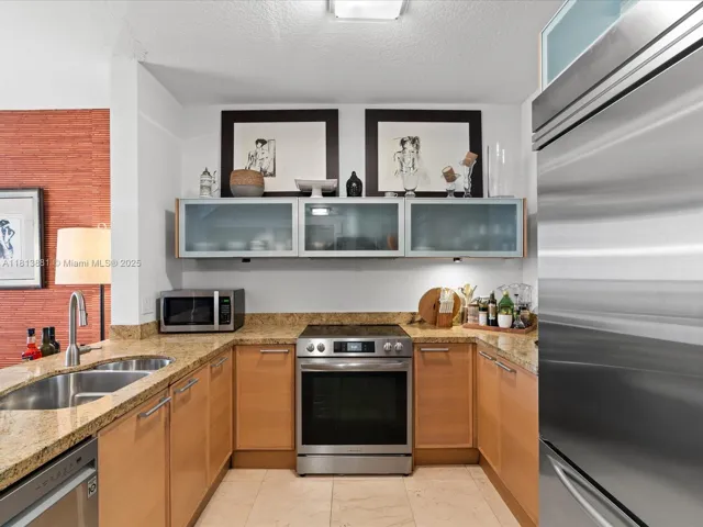 at 16275 Collins Ave, Sunny Isles Beach, FL 33160 Unit For Sale 1 Bedroom 2 Bathrooms MLS# A11813881 Price $800,000 883