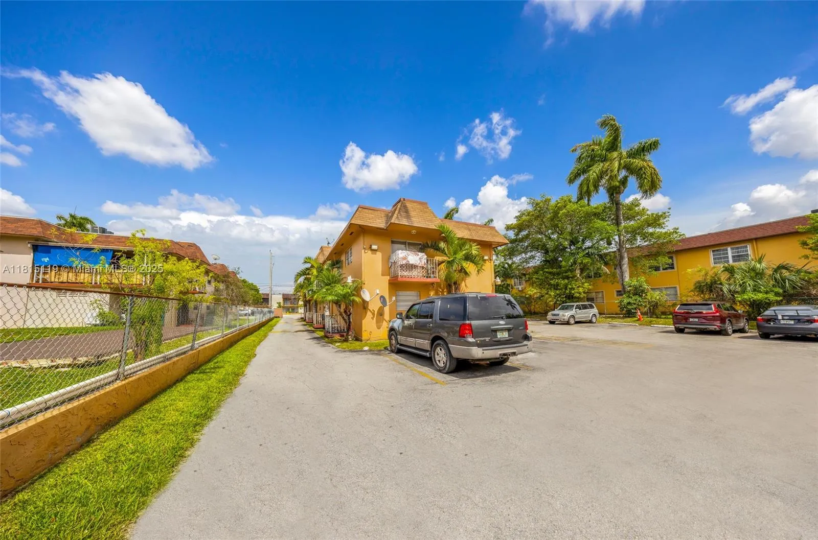 980 Nw 45th Ave, Miami, Florida 33126, Miami, Florida 33126, ,Commercial Sale,For Sale,980 Nw 45th Ave, Miami, Florida 33126,A11815119