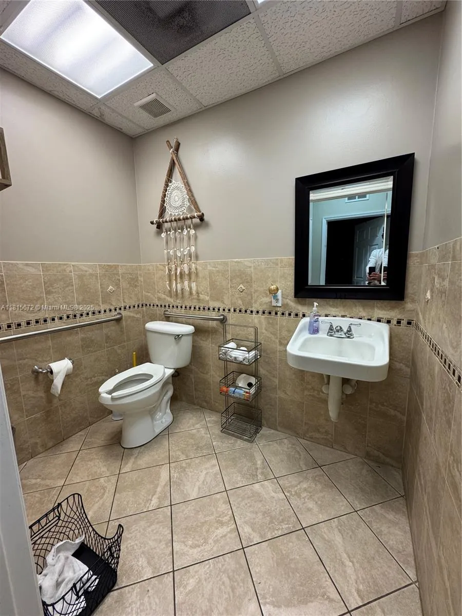 8759 Nw 50th St 8, Lauderhill, Florida 33351, Lauderhill, Florida 33351, ,Commercial Lease,For Rent,8759 Nw 50th St 8, Lauderhill, Florida 33351,A11815672