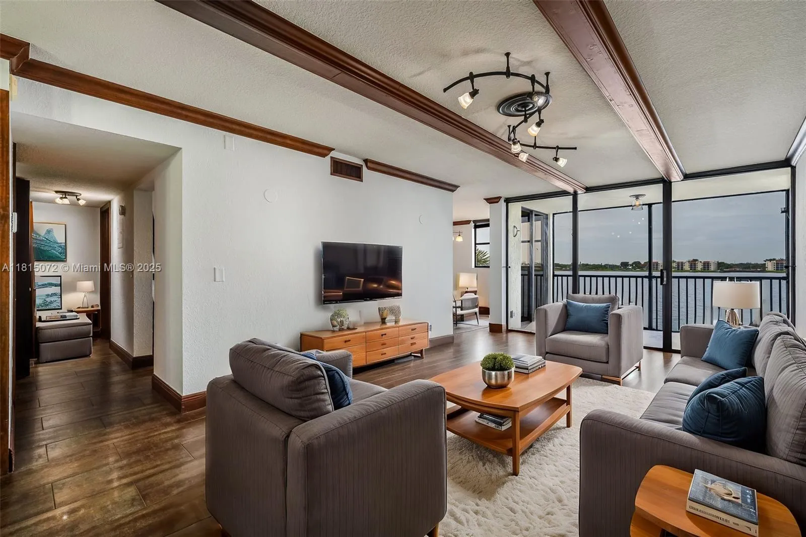 106 Lake Emerald Dr 210, Oakland Park, Florida 333, Oakland Park, Florida 33309, 1 Bedroom Bedrooms, ,1 BathroomBathrooms,Residential,For Sale,106 Lake Emerald Dr 210, Oakland Park, Florida 333,A11815072