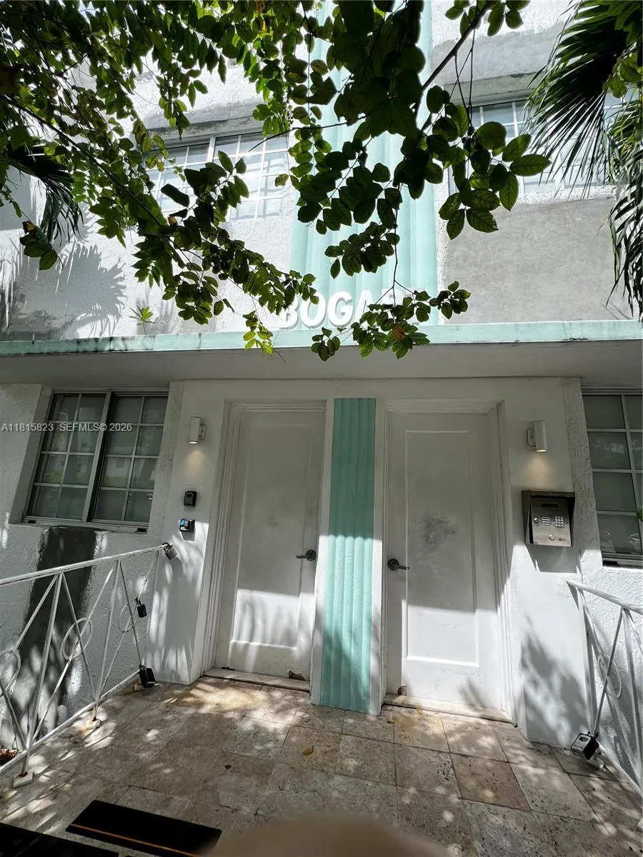 700 16th St 204, Miami Beach, Florida 33139, Miami Beach, Florida 33139, 1 Bedroom Bedrooms, ,1 BathroomBathrooms,Residential Lease,For Rent,700 16th St 204, Miami Beach, Florida 33139,A11815823
