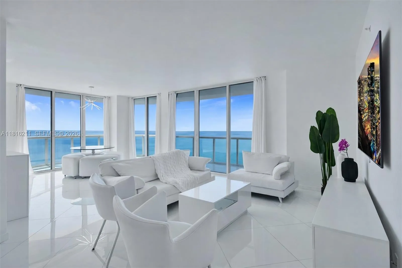 6365 Collins Ave 2403, Miami Beach, Florida 33141, Miami Beach, Florida 33141, 3 Bedrooms Bedrooms, ,2 BathroomsBathrooms,Residential,For Sale,6365 Collins Ave 2403, Miami Beach, Florida 33141,A11816211