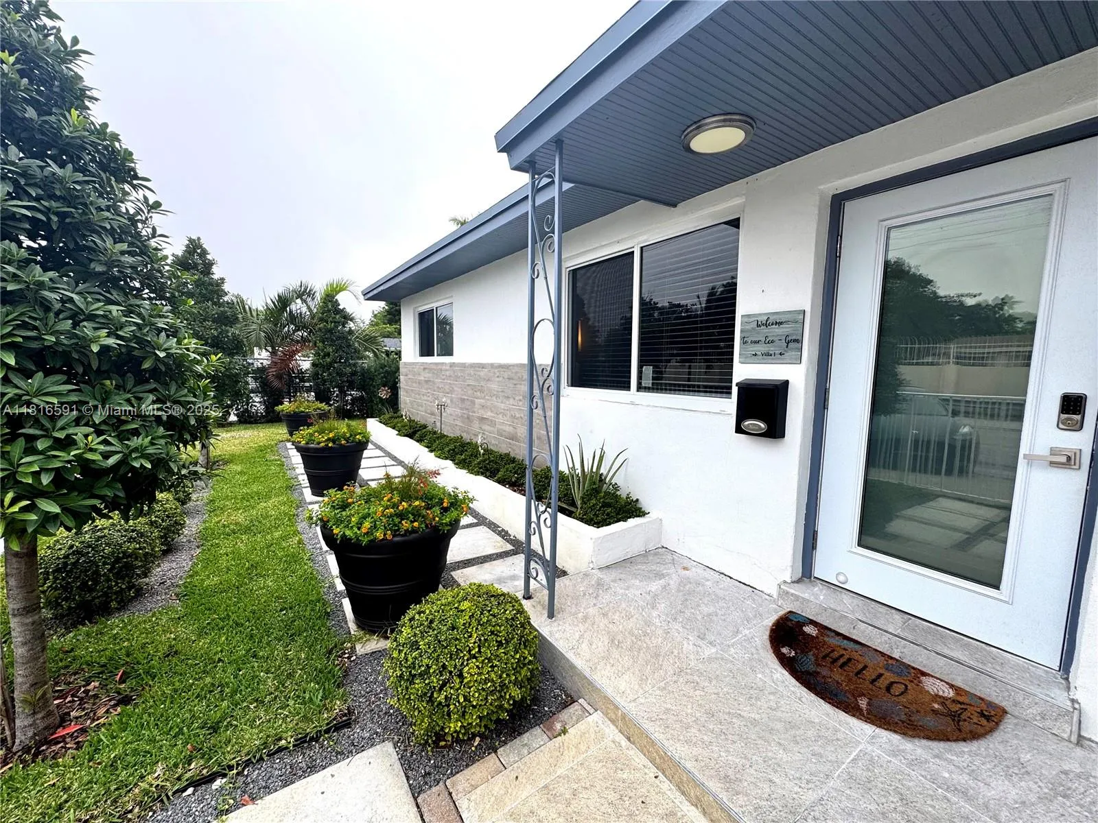 1012 Sw 3rd Ave, Hallandale Beach, Florida 33009, Hallandale Beach, Florida 33009, ,Residential Income,For Sale,1012 Sw 3rd Ave, Hallandale Beach, Florida 33009,A11816591