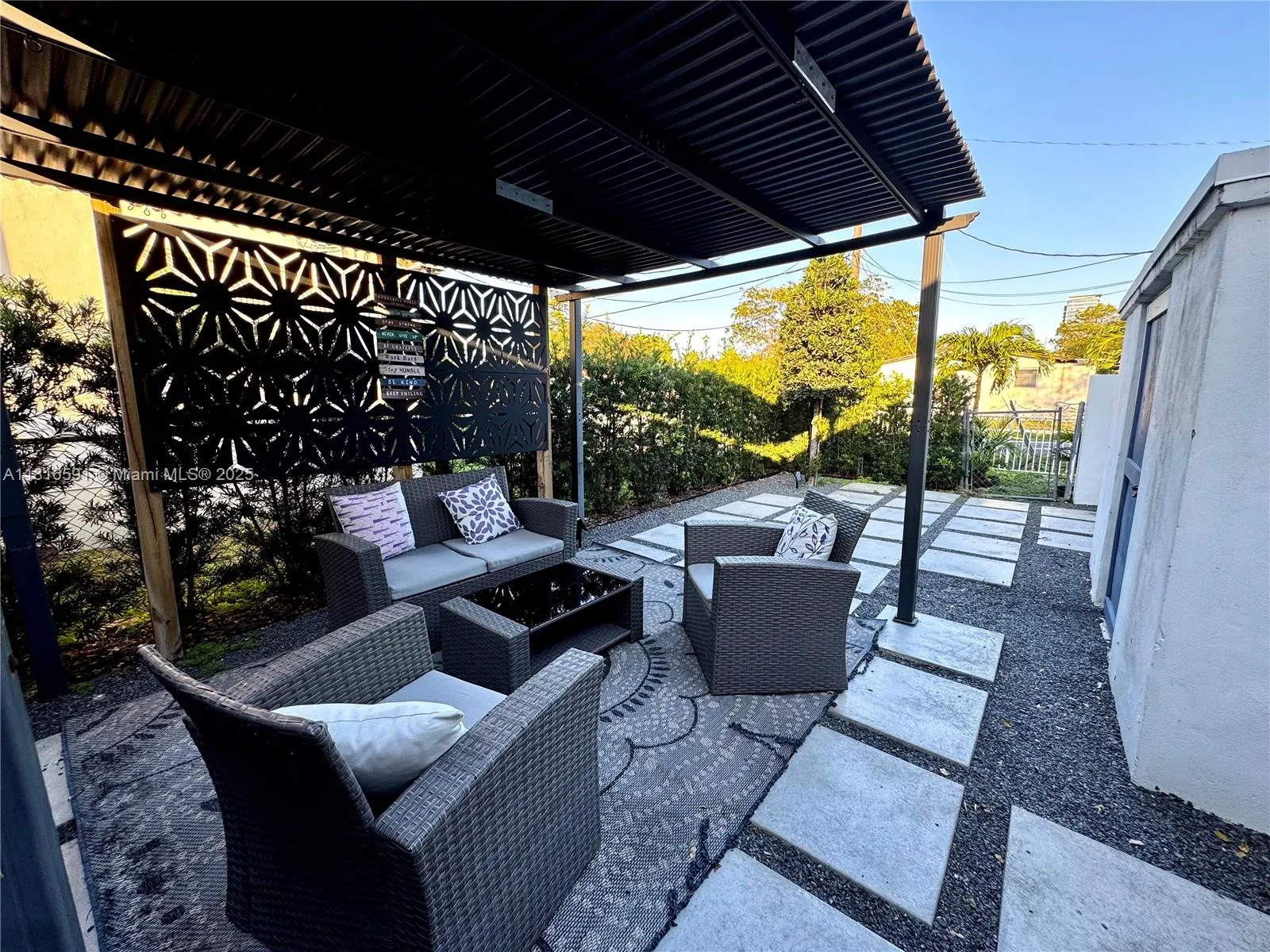 1012 Sw 3rd Ave, Hallandale Beach, Florida 33009, Hallandale Beach, Florida 33009, ,Residential Income,For Sale,1012 Sw 3rd Ave, Hallandale Beach, Florida 33009,A11816591