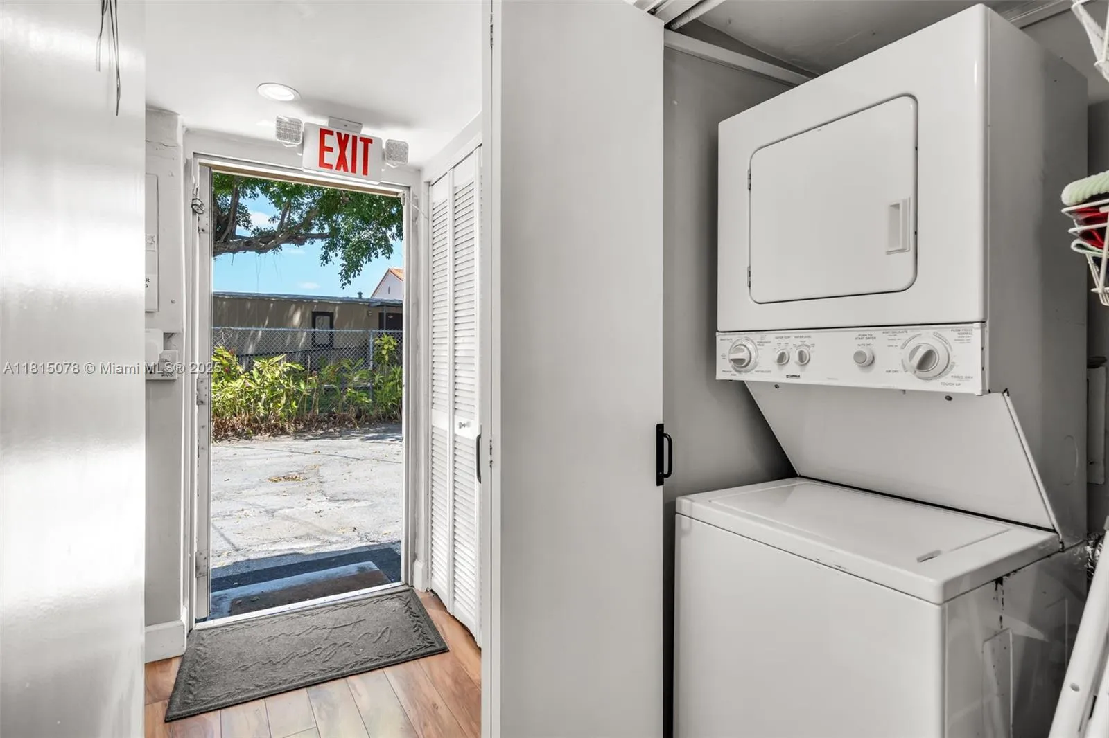 1913 Ponce De Leon Blvd, Coral Gables, Florida 331, Coral Gables, Florida 33134, ,Business Opportunity,For Sale,1913 Ponce De Leon Blvd, Coral Gables, Florida 331,A11815078