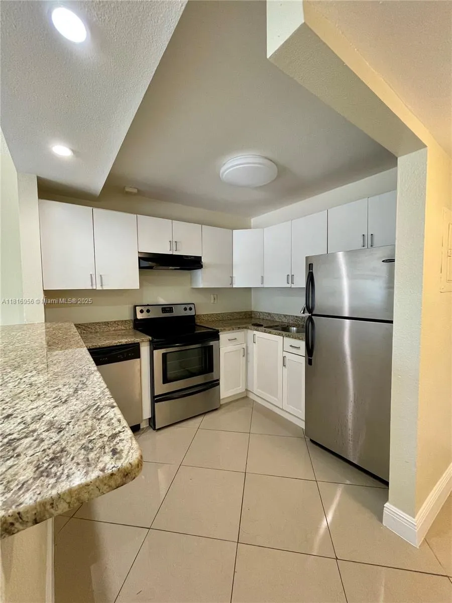 251 Se 6th Ave 3, Pompano Beach, Florida 33060, Pompano Beach, Florida 33060, 1 Bedroom Bedrooms, ,1 BathroomBathrooms,Residential Lease,For Rent,251 Se 6th Ave 3, Pompano Beach, Florida 33060,A11816956