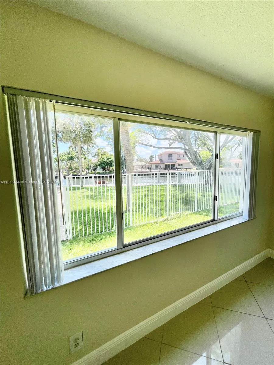 251 Se 6th Ave 3, Pompano Beach, Florida 33060, Pompano Beach, Florida 33060, 1 Bedroom Bedrooms, ,1 BathroomBathrooms,Residential Lease,For Rent,251 Se 6th Ave 3, Pompano Beach, Florida 33060,A11816956