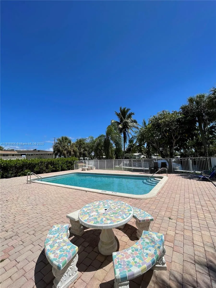 251 Se 6th Ave 3, Pompano Beach, Florida 33060, Pompano Beach, Florida 33060, 1 Bedroom Bedrooms, ,1 BathroomBathrooms,Residential Lease,For Rent,251 Se 6th Ave 3, Pompano Beach, Florida 33060,A11816956