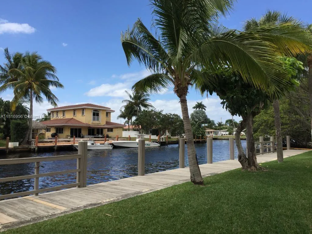251 Se 6th Ave 3, Pompano Beach, Florida 33060, Pompano Beach, Florida 33060, 1 Bedroom Bedrooms, ,1 BathroomBathrooms,Residential Lease,For Rent,251 Se 6th Ave 3, Pompano Beach, Florida 33060,A11816956