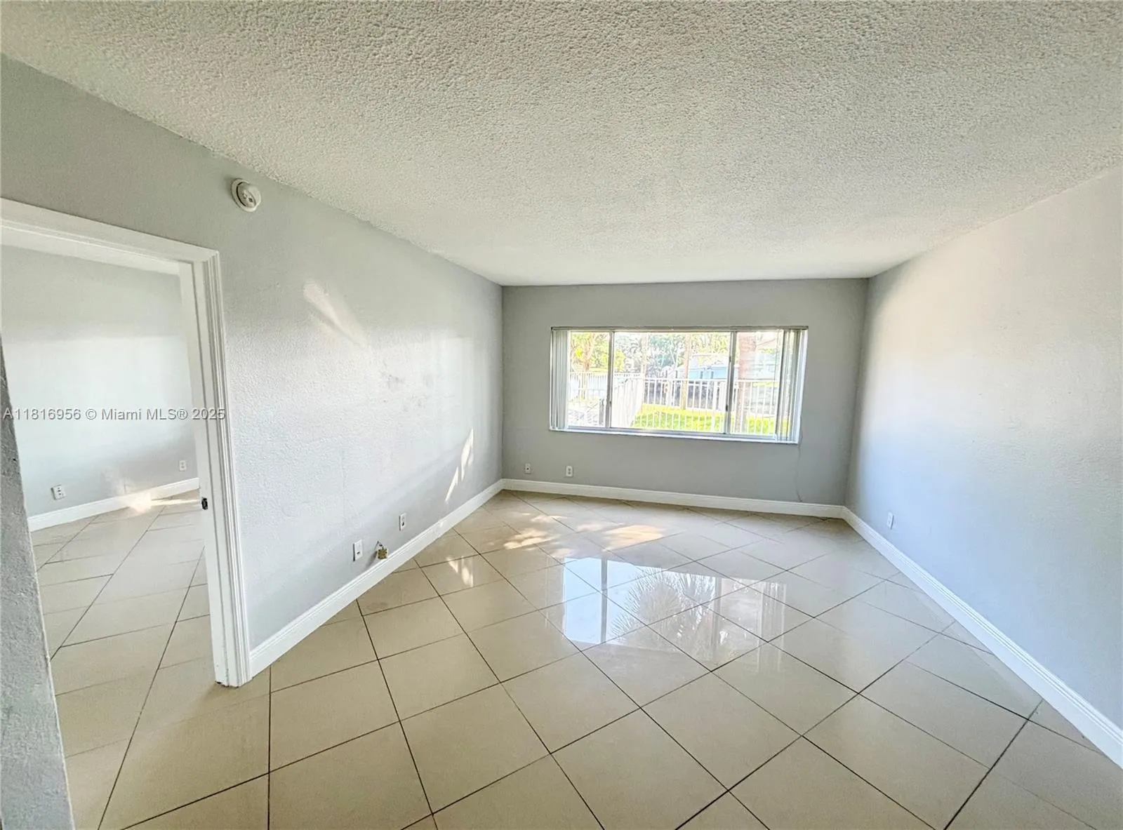 251 Se 6th Ave 3, Pompano Beach, Florida 33060, Pompano Beach, Florida 33060, 1 Bedroom Bedrooms, ,1 BathroomBathrooms,Residential Lease,For Rent,251 Se 6th Ave 3, Pompano Beach, Florida 33060,A11816956