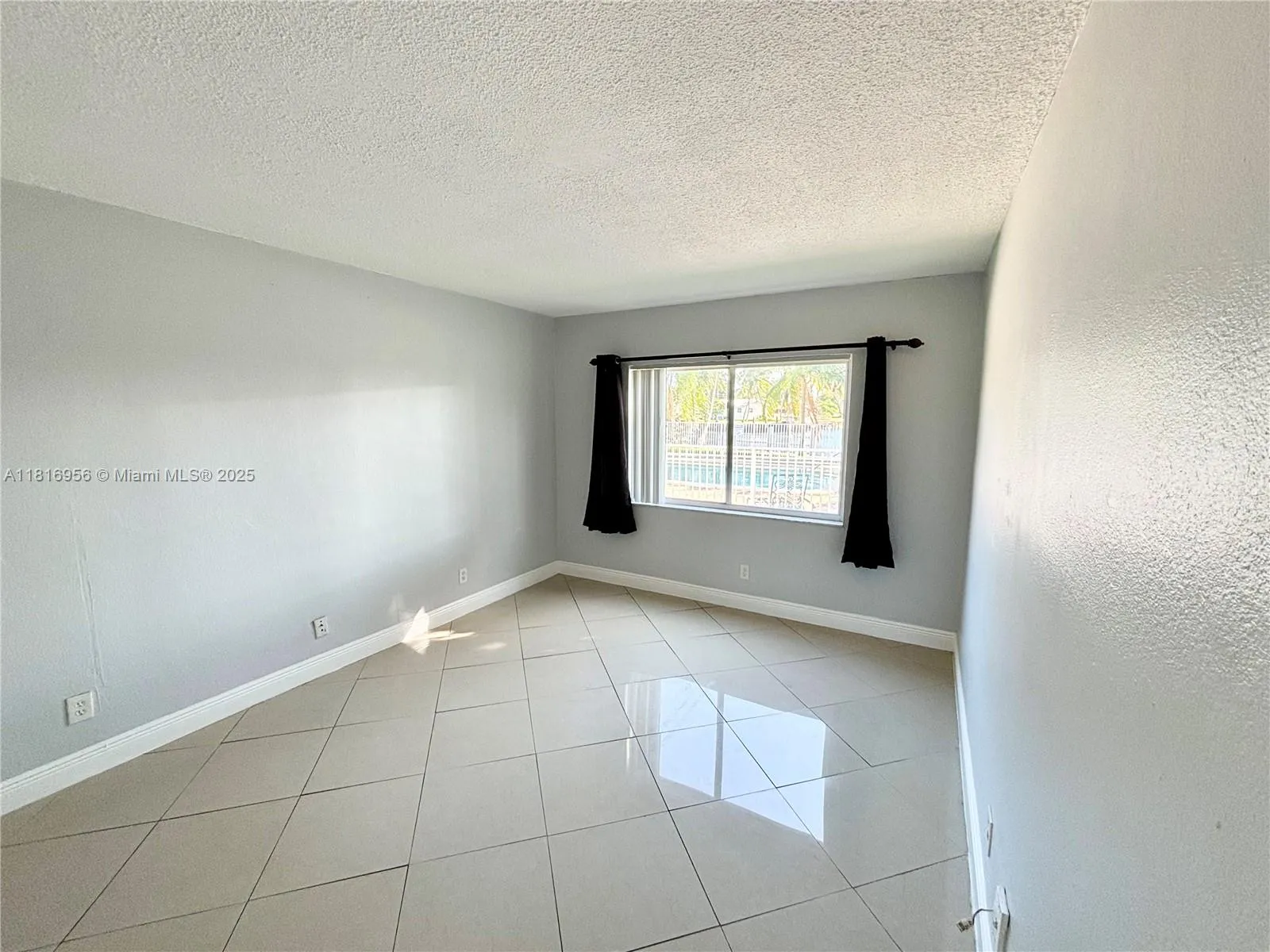 251 Se 6th Ave 3, Pompano Beach, Florida 33060, Pompano Beach, Florida 33060, 1 Bedroom Bedrooms, ,1 BathroomBathrooms,Residential Lease,For Rent,251 Se 6th Ave 3, Pompano Beach, Florida 33060,A11816956