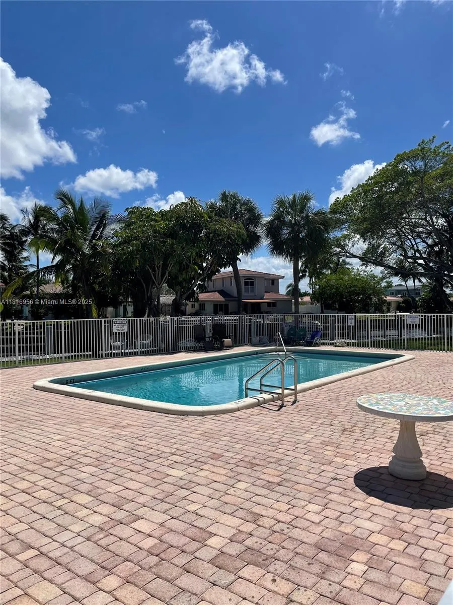 251 Se 6th Ave 3, Pompano Beach, Florida 33060, Pompano Beach, Florida 33060, 1 Bedroom Bedrooms, ,1 BathroomBathrooms,Residential Lease,For Rent,251 Se 6th Ave 3, Pompano Beach, Florida 33060,A11816956