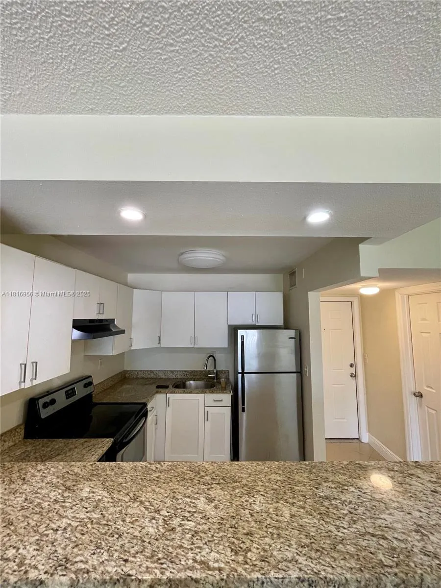 251 Se 6th Ave 3, Pompano Beach, Florida 33060, Pompano Beach, Florida 33060, 1 Bedroom Bedrooms, ,1 BathroomBathrooms,Residential Lease,For Rent,251 Se 6th Ave 3, Pompano Beach, Florida 33060,A11816956
