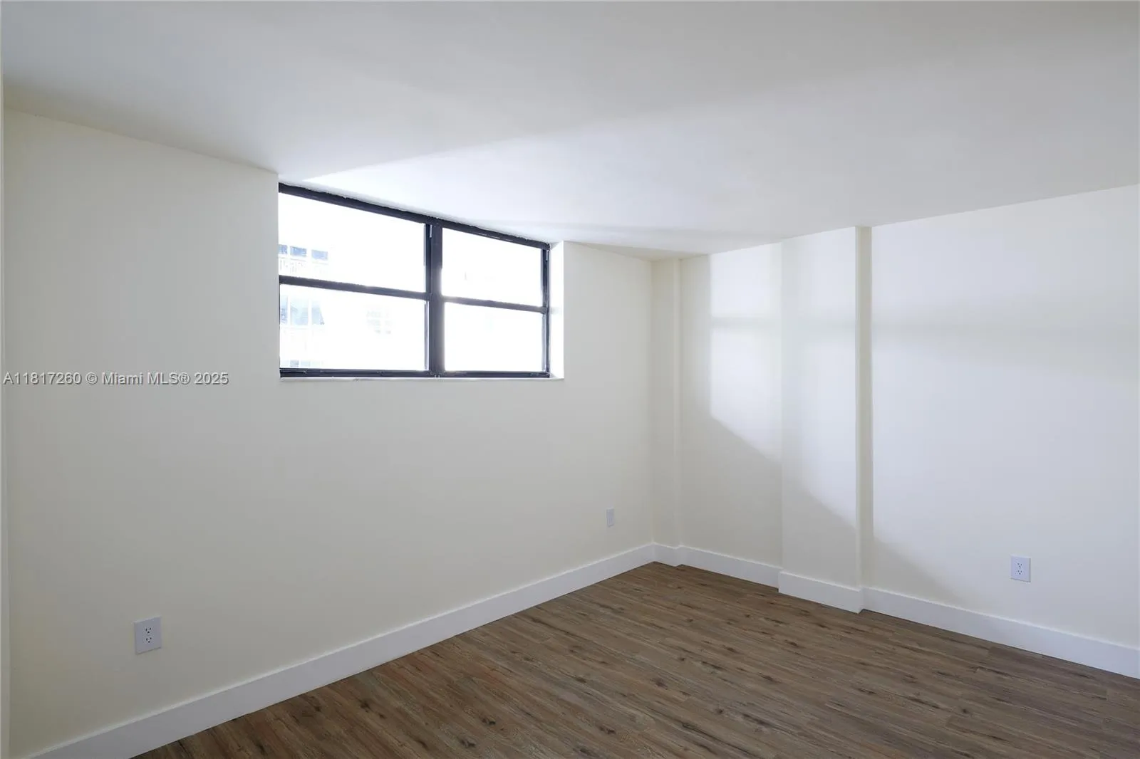 at 5845 Collins Ave, Miami Beach, FL 33140 Unit For Sale 2 Bedrooms 3 Bathrooms MLS# A11817260 Price $985,000 1723